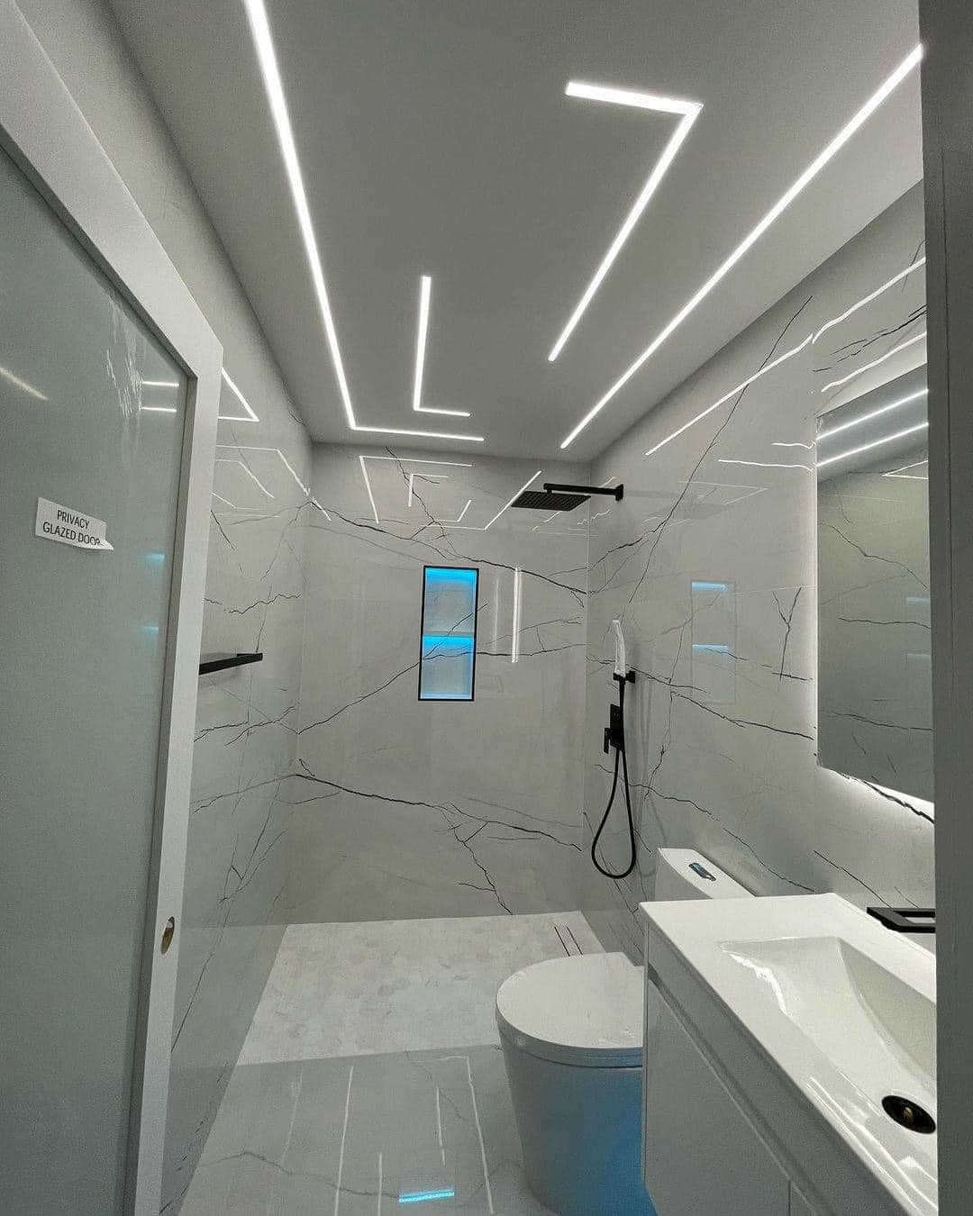 Luxury bathroom design in Yaoundé by Cameroon Staff Designing